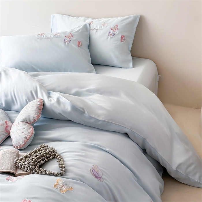 91家纺网 家纺一手货源 找家纺 绒棉世家 2026新款100%莱赛尔天丝面料刺绣四件套-蝶引系列 蝶引-蓝