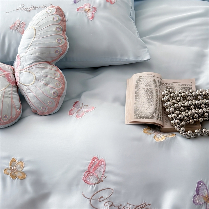 91家纺网 家纺一手货源 找家纺 绒棉世家 2026新款100%莱赛尔天丝面料刺绣四件套-蝶引系列 蝶引-蓝