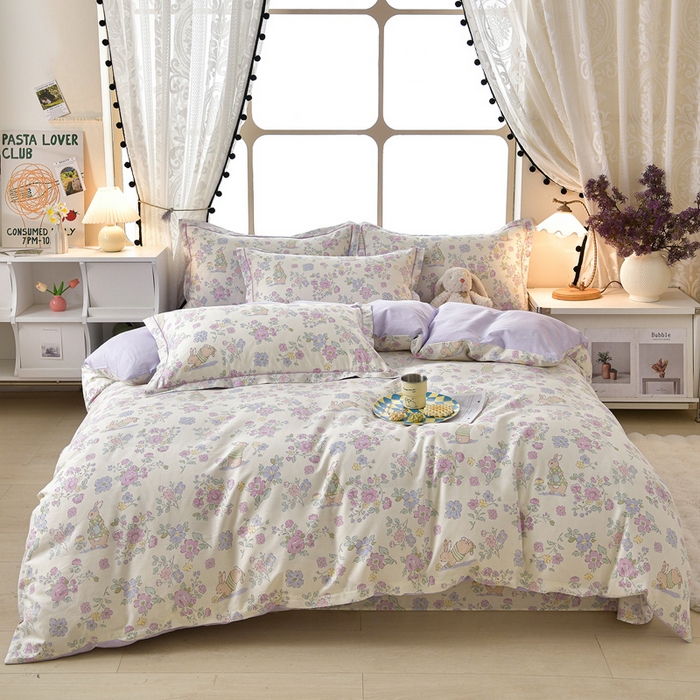 91家纺网 家纺一手货源 找家纺 绘萱家居 2026直播爆款一字绣吊边款纯棉100%全棉四件套印花百分百（喷气高品质） 紫樱小兔