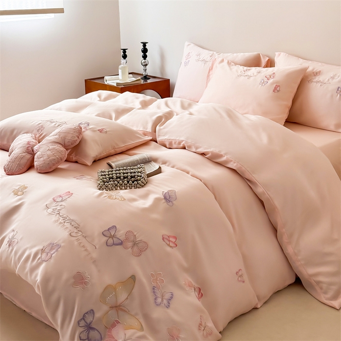 91家纺网 家纺一手货源 找家纺 绒棉世家 2026新款100%莱赛尔天丝面料刺绣四件套-蝶引系列 蝶引-粉