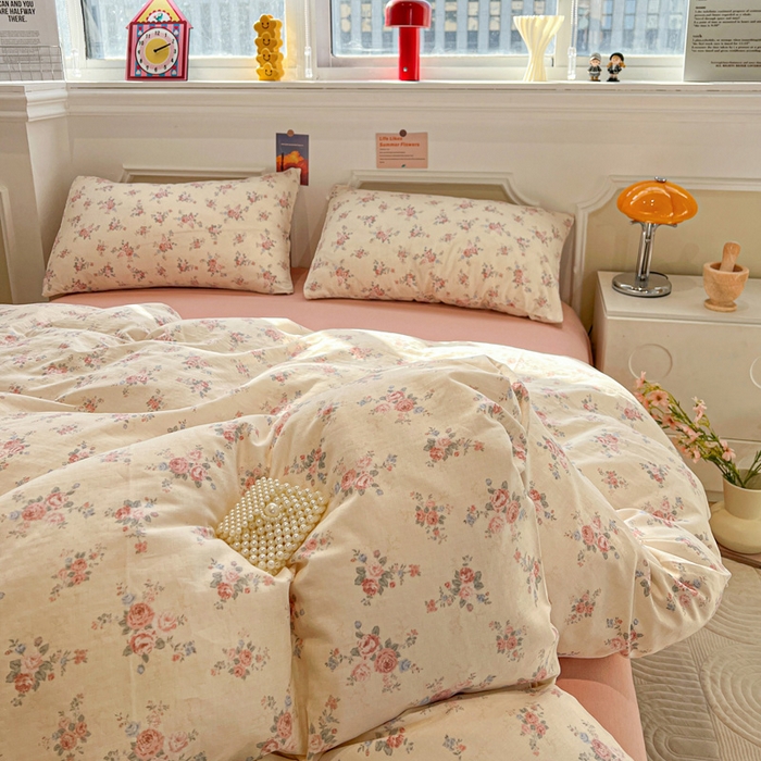 91家纺网 家纺一手货源 找家纺 亿梵家居 2025新款A类母婴级有氧全棉纯棉双层纱纯棉印花四件套-叠拍图山花漫-米