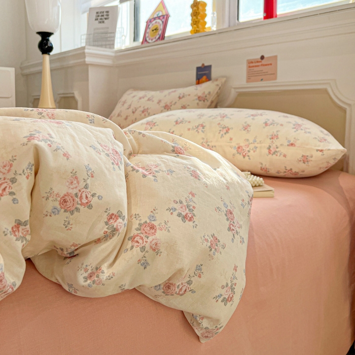 91家纺网 家纺一手货源 找家纺 亿梵家居 2025新款A类母婴级有氧全棉纯棉双层纱纯棉印花四件套-叠拍图山花漫-米