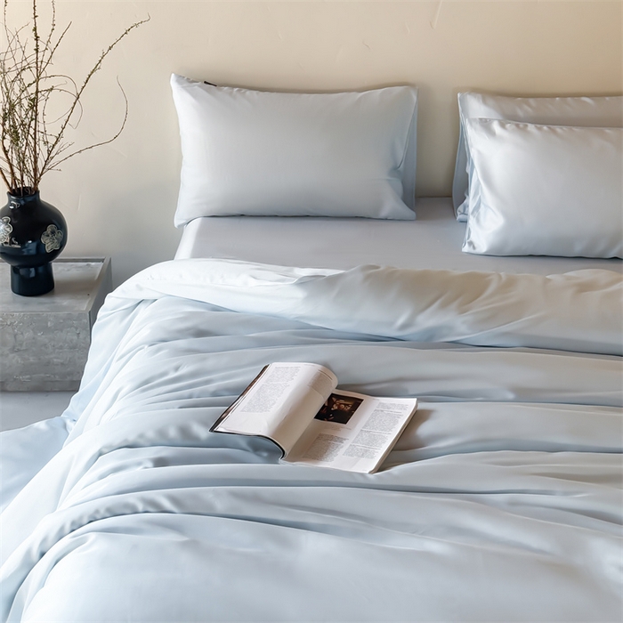 91家纺网 家纺一手货源 找家纺 优贝家纺 2026新款天丝面料纯色100%莱赛尔天丝面料四件套 水波蓝+浅灰