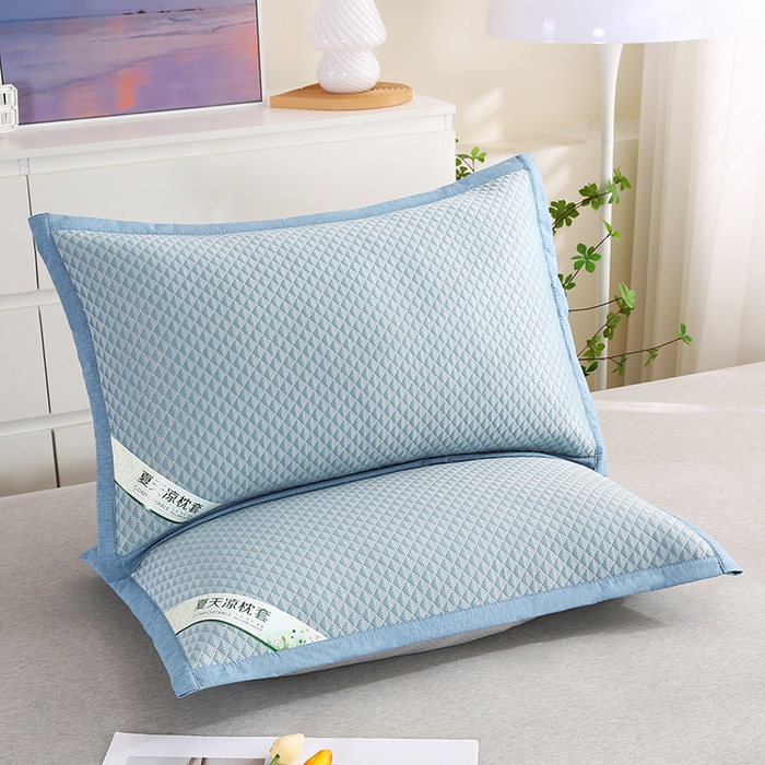 91家纺网 家纺一手货源 找家纺 小牛席业 2026新款7D小三角按摩-冷感豆豆夏凉枕套夏天枕套冰丝枕套竹枕套藤枕套冰藤枕套 蓝色