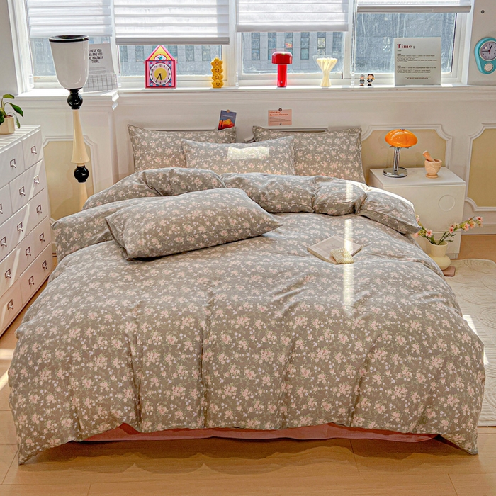 91家纺网 家纺一手货源 找家纺 亿梵家居 2025新款A类母婴级有氧全棉纯棉双层纱纯棉印花四件套-叠拍图苏漫花园