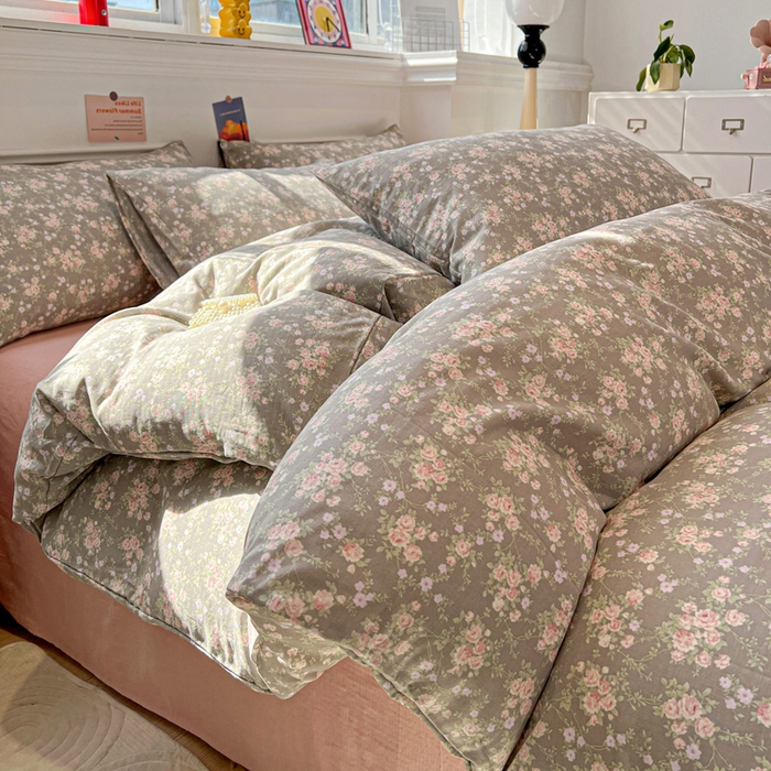 91家纺网 家纺一手货源 找家纺 亿梵家居 2025新款A类母婴级有氧全棉纯棉双层纱纯棉印花四件套-叠拍图苏漫花园