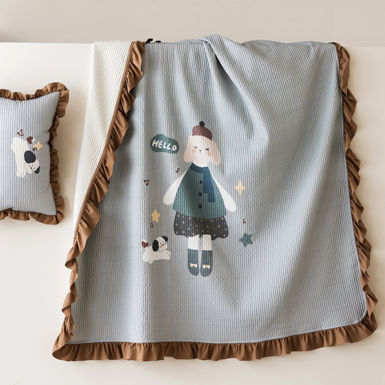 91家纺网 家纺一手货源 找家纺 立奥被业 2026新品古法水洗棉夏被仿棉大版床盖防棉大版夏被 童梦咖