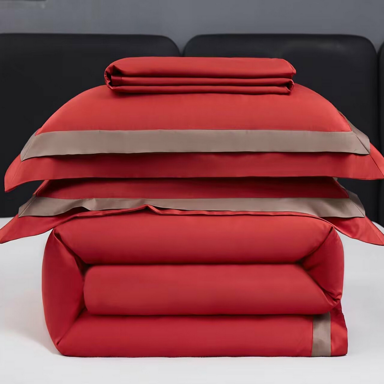 91家纺网 家纺一手货源 找家纺 沐珩家纺 2026新款双拼角拼色100s长绒棉工艺四件套-凯伦 凯伦-勃艮第红