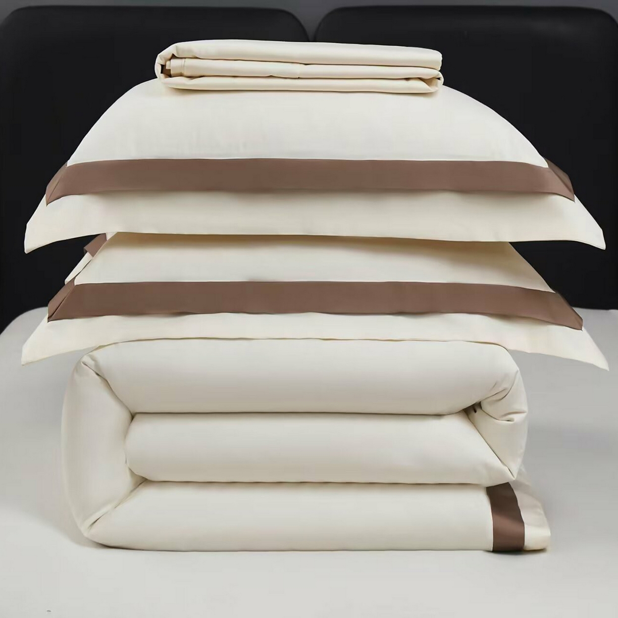 91家纺网 家纺一手货源 找家纺 沐珩家纺 2026新款双拼角拼色100s长绒棉工艺四件套-凯伦 凯伦-乳白色