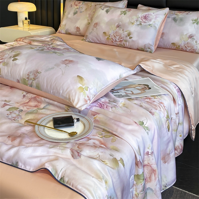 91家纺网 家纺一手货源 找家纺 绒棉世家 2026新款100%莱赛尔天丝面料数码印花天丝夏被四件套 陌上花开-粉