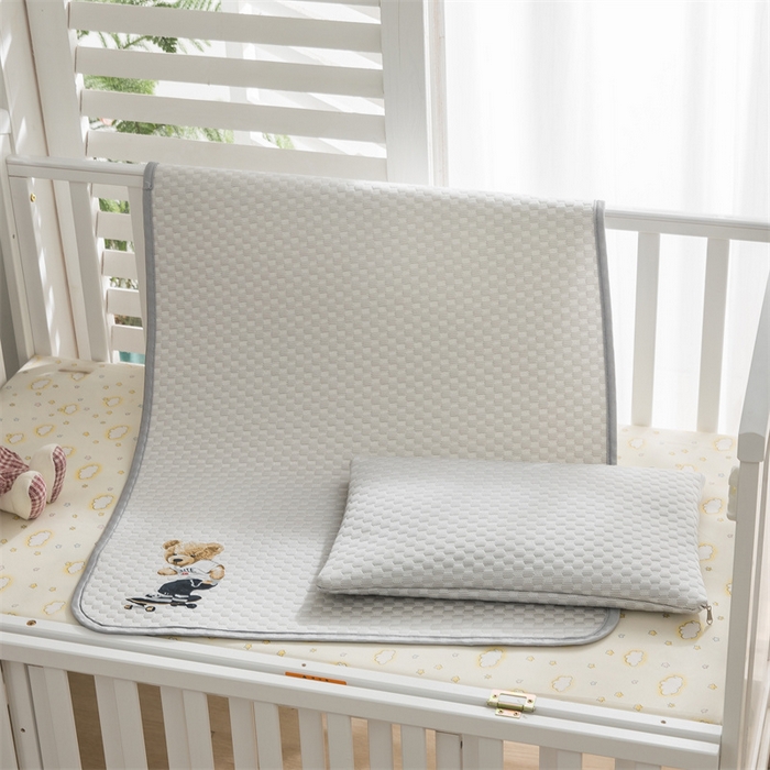 91家纺网 家纺一手货源 找家纺 宅部落 2026新款凉感豆豆儿童凉席席子 滑板熊-灰