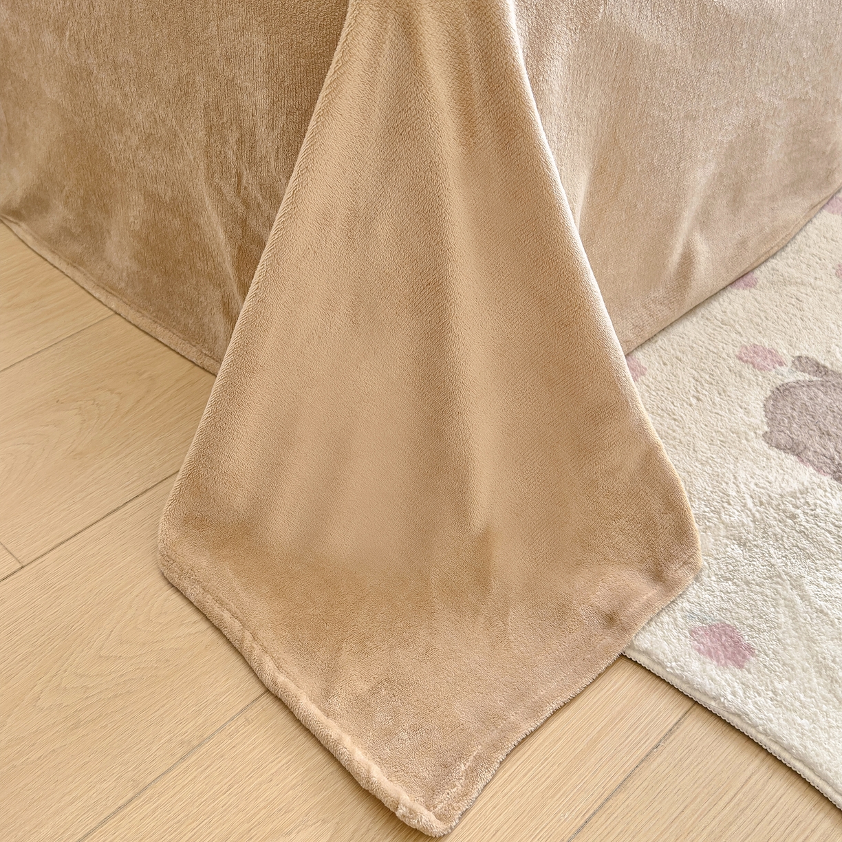 91家纺网 家纺一手货源 找家纺 沐珩家纺 2026新款牛奶绒水晶绒卡通大版四件套 小狗努比-黄