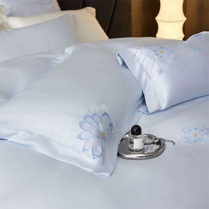 91家纺网 家纺一手货源 找家纺 优贝家纺 2026新款天丝面料刺绣款四件套-花韵系列 花韵-天空蓝