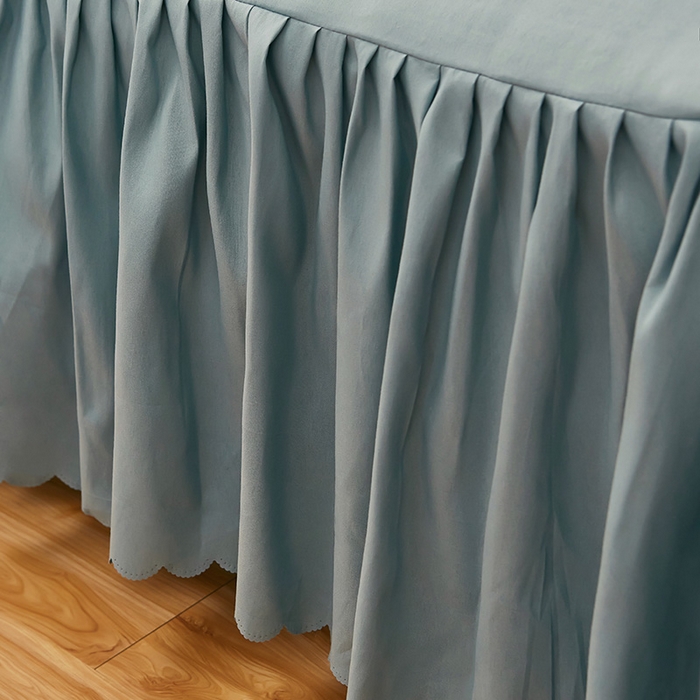 91家纺网 家纺一手货源 找家纺 沐珩家纺 2026新款荷叶边亲肤磨毛单床裙—流年系列 流年-湖蓝