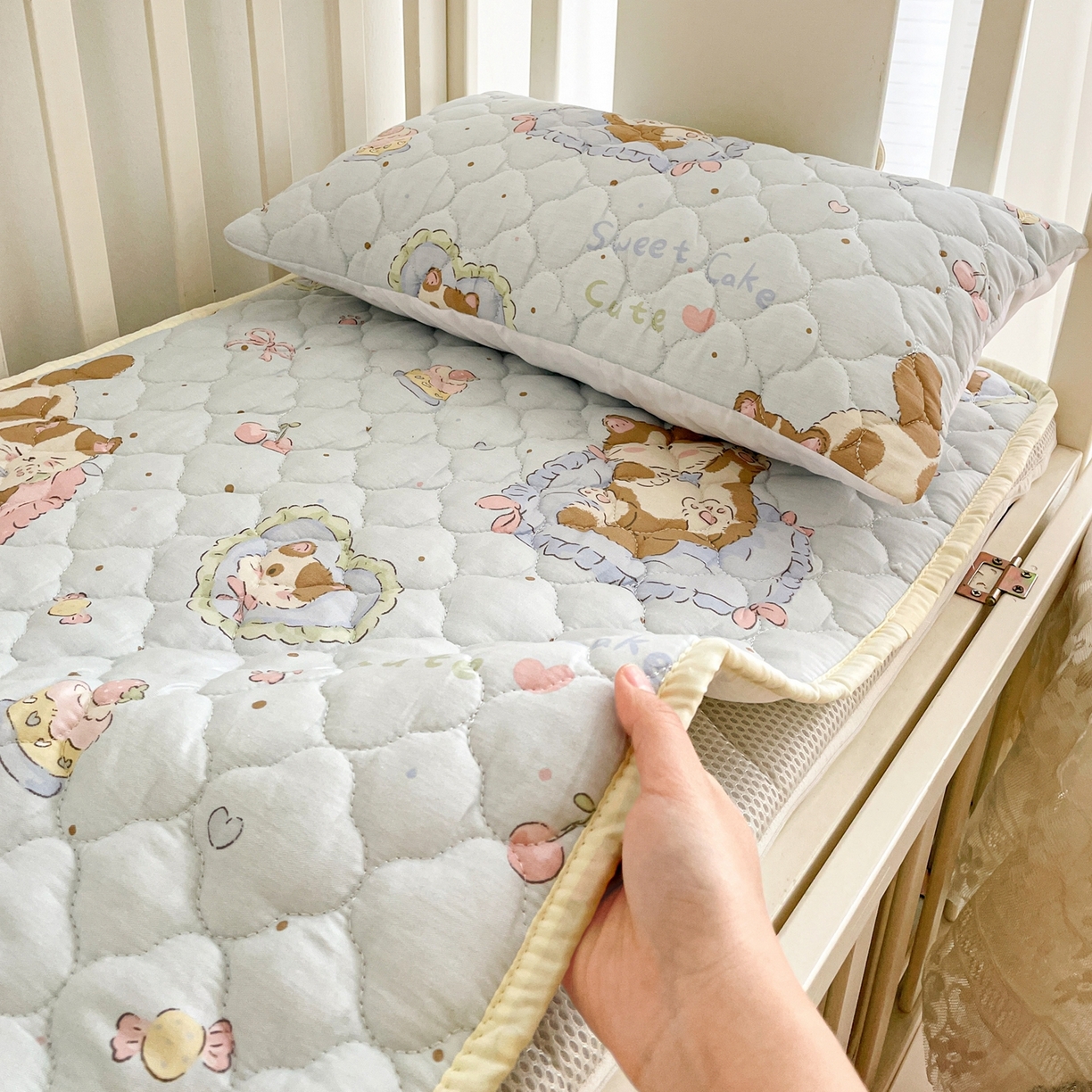 91家纺网 家纺一手货源 找家纺 小桃姐家纺 2026新款全棉纯棉天然棉花床褥防滑床护垫垫子幼儿园床垫儿童床垫 蛋糕小猫