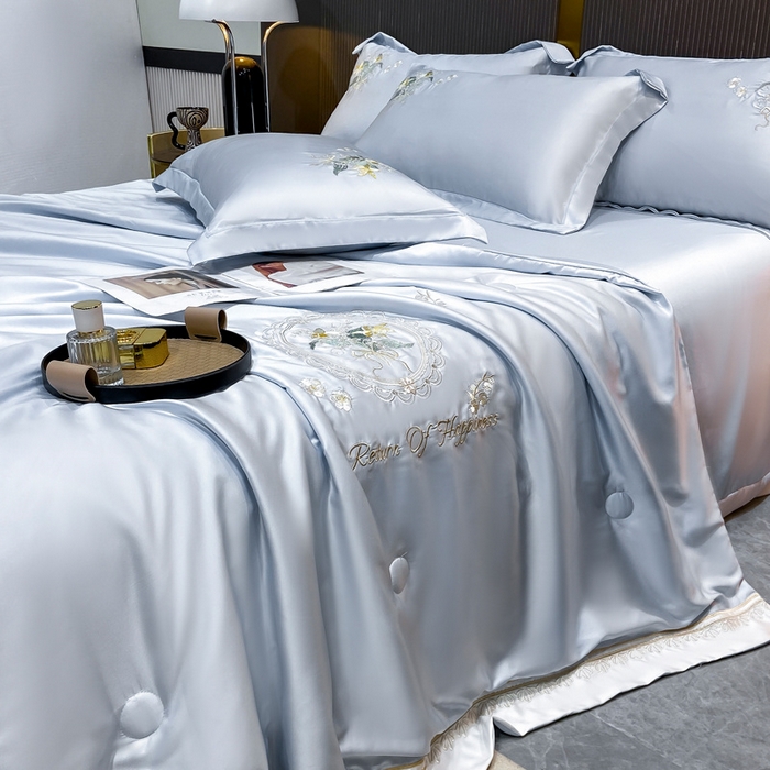 91家纺网 家纺一手货源 找家纺 优贝家纺 2026新款独家专版天丝面料刺绣款繁花夏被四件套 天空蓝