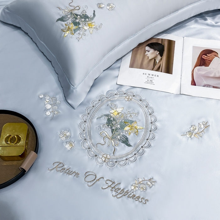 91家纺网 家纺一手货源 找家纺 优贝家纺 2026新款独家专版天丝面料刺绣款繁花夏被四件套 天空蓝