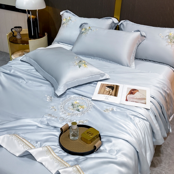 91家纺网 家纺一手货源 找家纺 优贝家纺 2026新款独家专版天丝面料刺绣款繁花夏被四件套 天空蓝