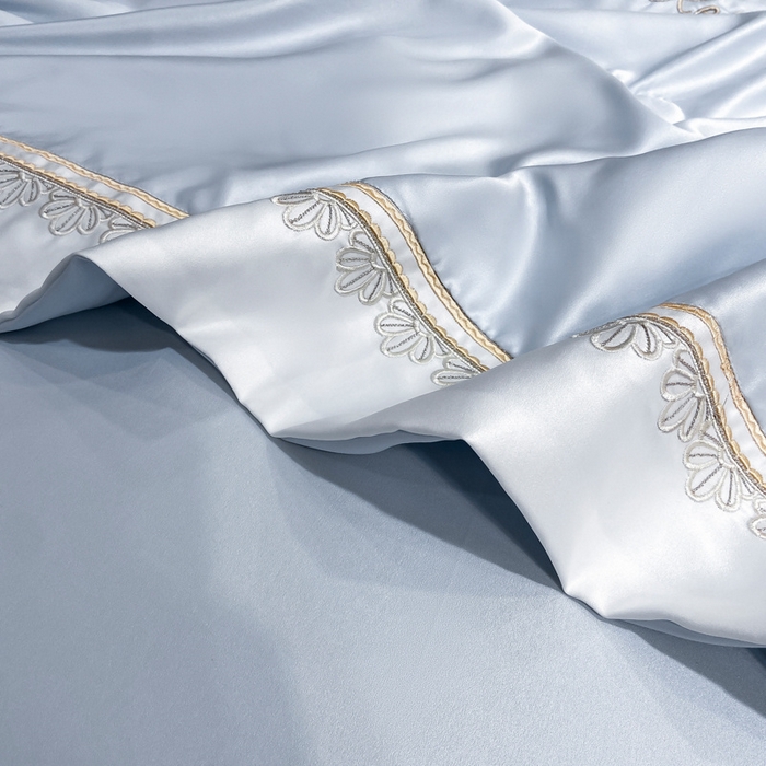 91家纺网 家纺一手货源 找家纺 优贝家纺 2026新款独家专版天丝面料刺绣款繁花夏被四件套 天空蓝