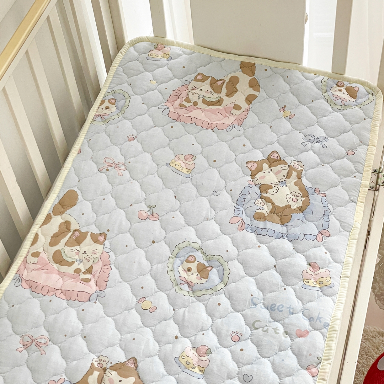 91家纺网 家纺一手货源 找家纺 小桃姐家纺 2026新款全棉纯棉天然棉花床褥防滑床护垫垫子幼儿园床垫儿童床垫 蛋糕小猫