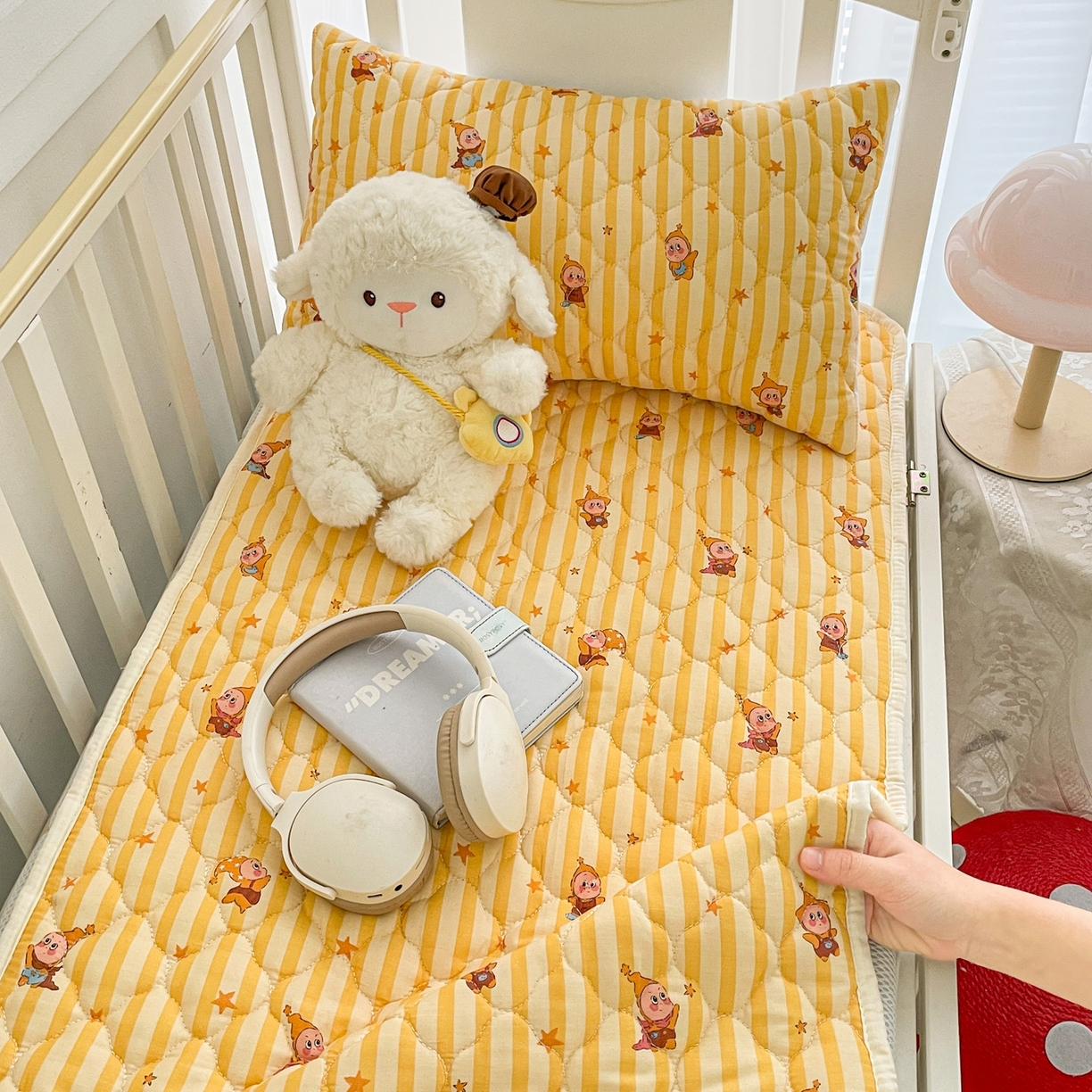 91家纺网 家纺一手货源 找家纺 小桃姐家纺 2026新款全棉纯棉天然棉花床褥防滑床护垫垫子幼儿园床垫儿童床垫 可爱星星人