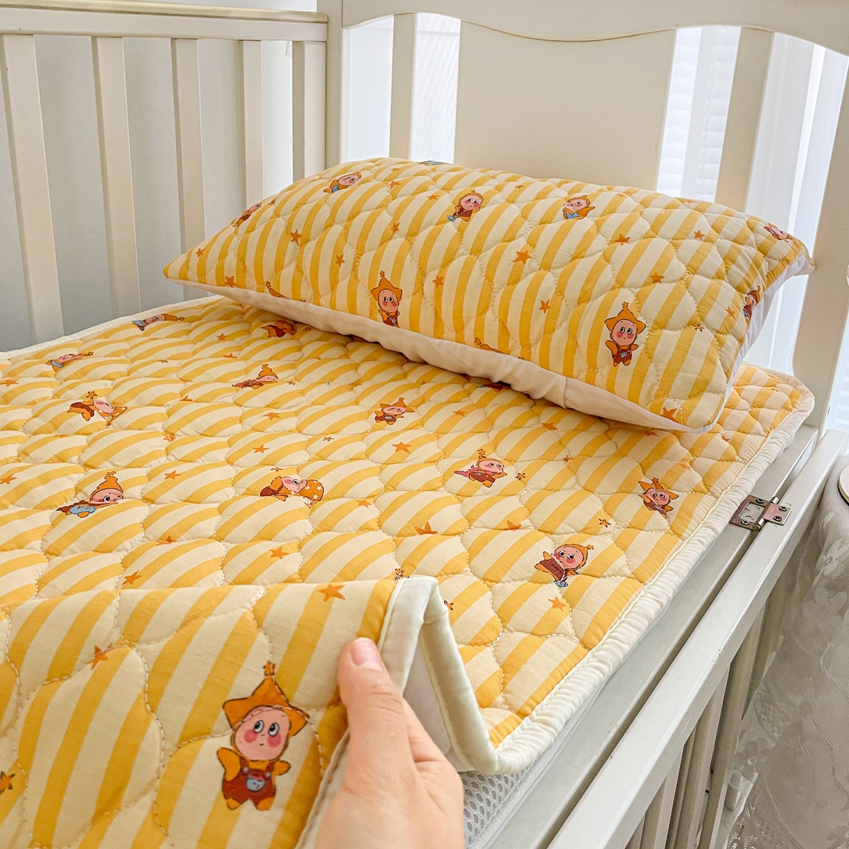 91家纺网 家纺一手货源 找家纺 小桃姐家纺 2026新款全棉纯棉天然棉花床褥防滑床护垫垫子幼儿园床垫儿童床垫 可爱星星人