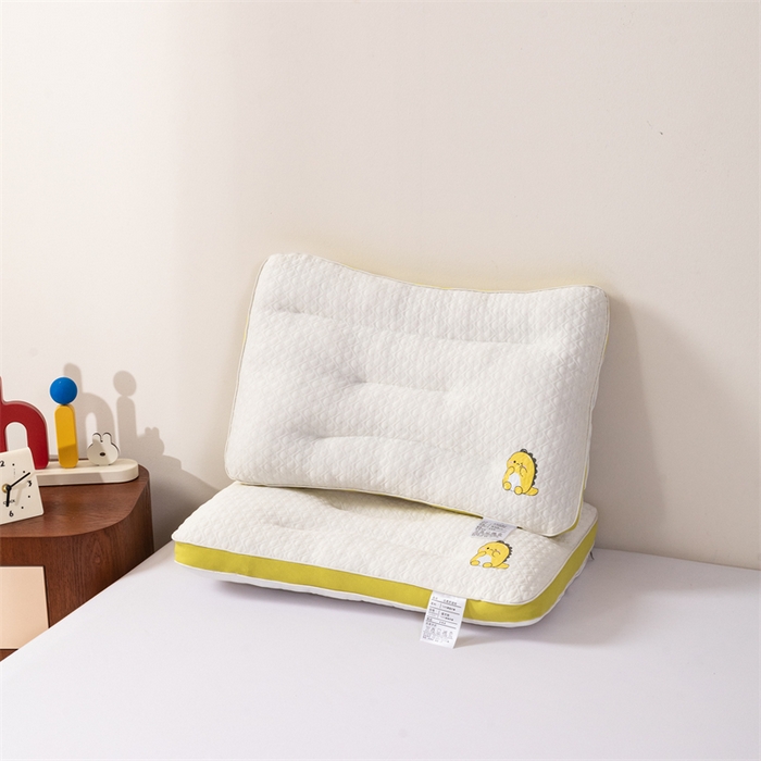 91家纺网 家纺一手货源 找家纺 （总）红柳枕芯 2026新款舒睡针织羽丝绒安睡儿童枕小恐龙枕头枕芯