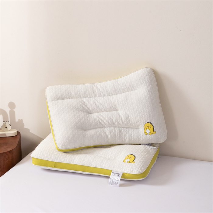 91家纺网 家纺一手货源 找家纺 （总）红柳枕芯 2026新款舒睡针织羽丝绒安睡儿童枕小恐龙枕头枕芯