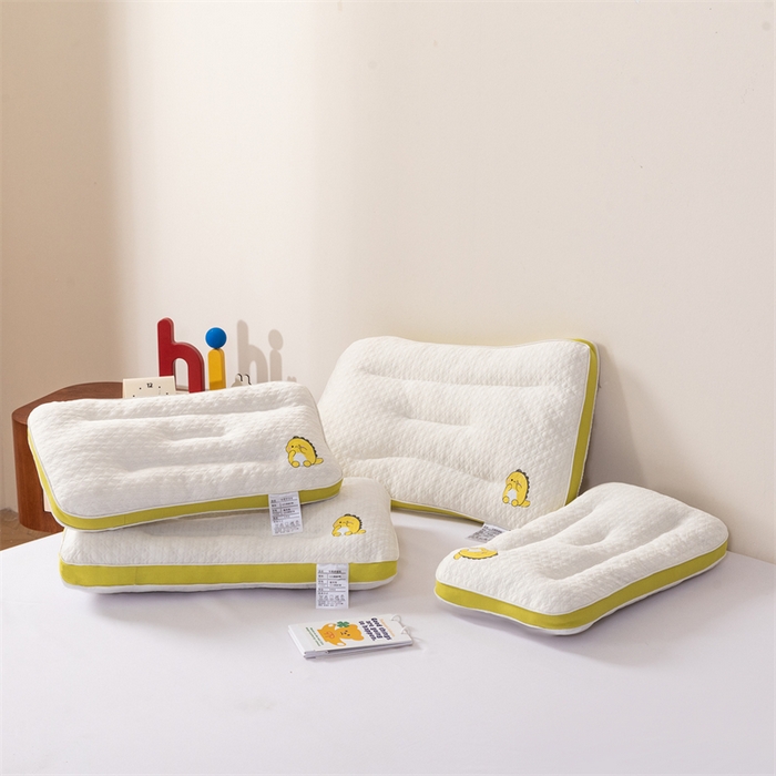 91家纺网 家纺一手货源 找家纺 （总）红柳枕芯 2026新款舒睡针织羽丝绒安睡儿童枕小恐龙枕头枕芯