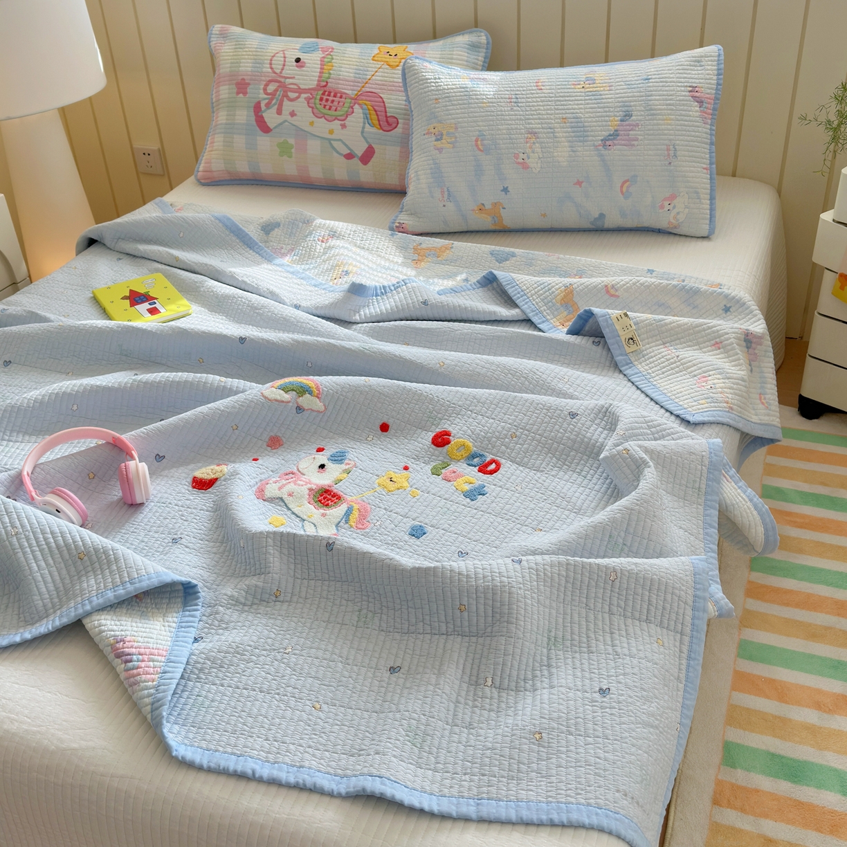 91家纺网 家纺一手货源 找家纺 女子家纺 2026新款双面纯棉水洗两用毛巾绣床盖四件套-第一波 床盖款-马上有钱蓝