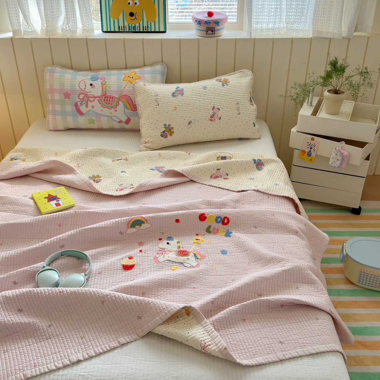 91家纺网 家纺一手货源 找家纺 女子家纺 2026新款双面纯棉水洗两用毛巾绣床盖四件套-第一波 床盖款-马上有钱粉