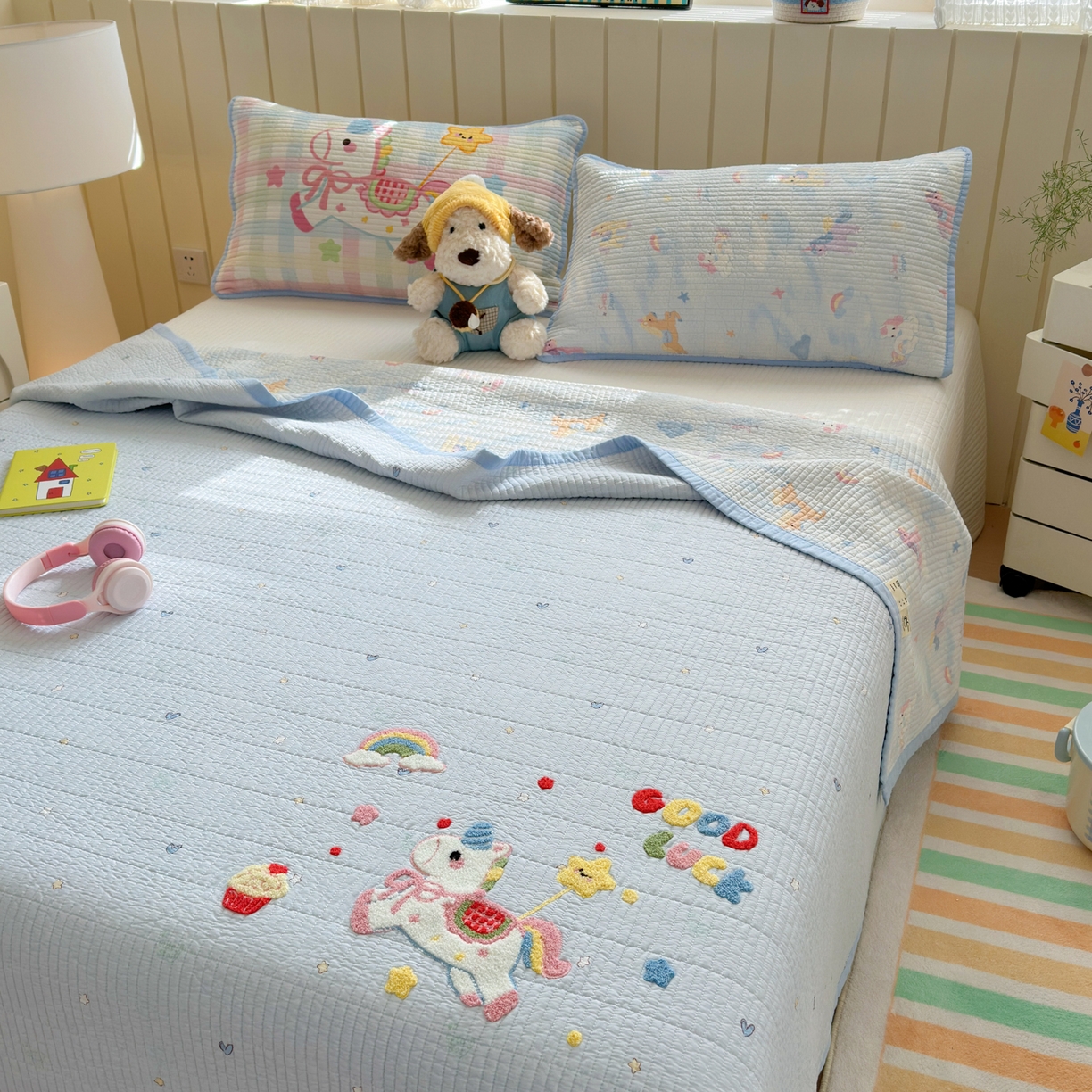 91家纺网 家纺一手货源 找家纺 女子家纺 2026新款双面纯棉水洗两用毛巾绣床盖四件套-第一波 床盖款-马上有钱蓝