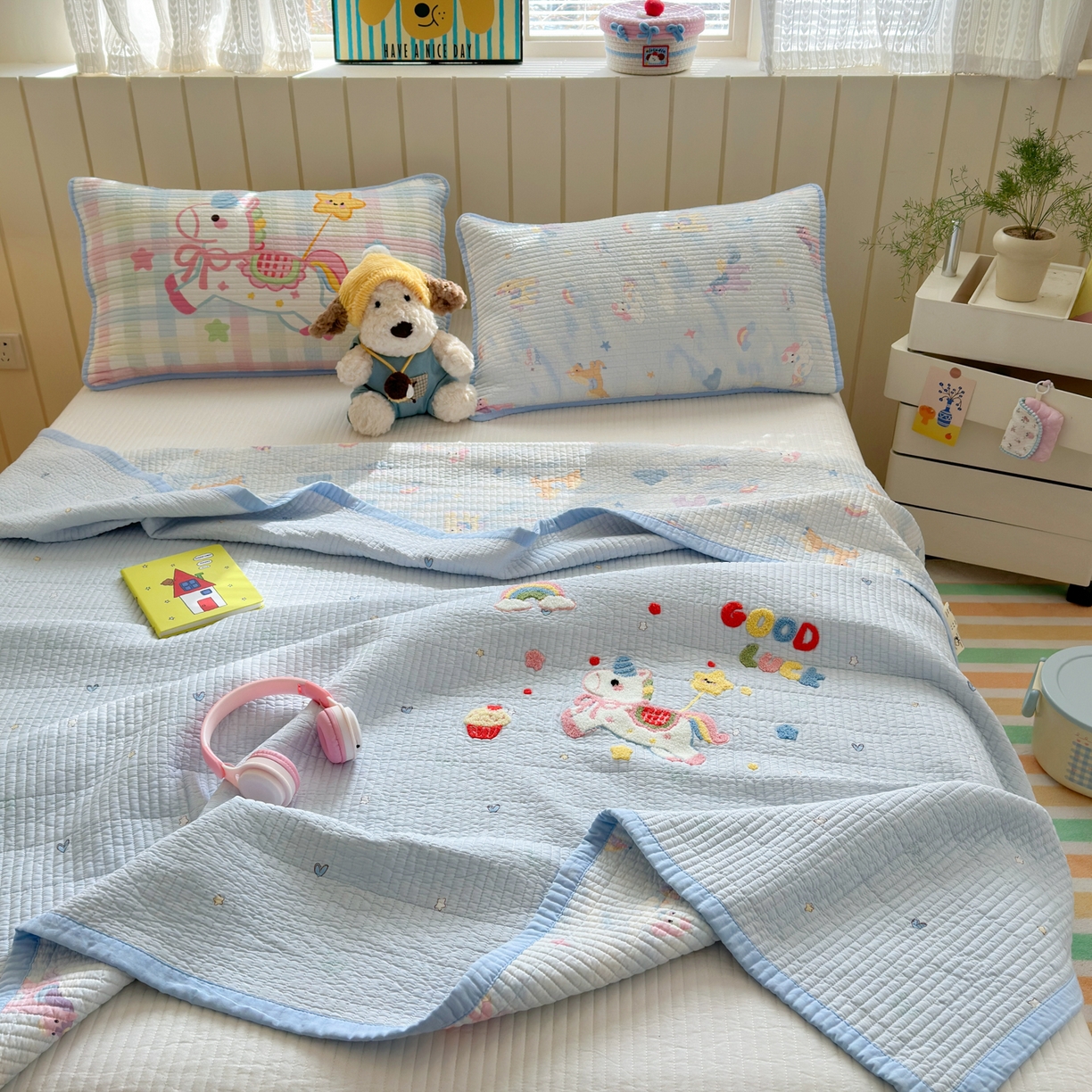 91家纺网 家纺一手货源 找家纺 女子家纺 2026新款双面纯棉水洗两用毛巾绣床盖四件套-第一波 床盖款-马上有钱蓝