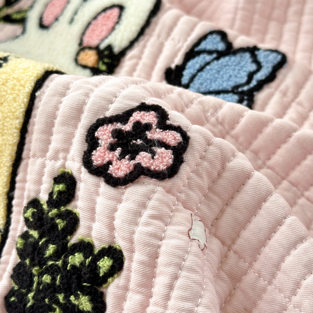 91家纺网 家纺一手货源 找家纺 女子家纺 2026新款双面纯棉水洗两用毛巾绣床盖四件套-第一波 床盖款-小兔花园