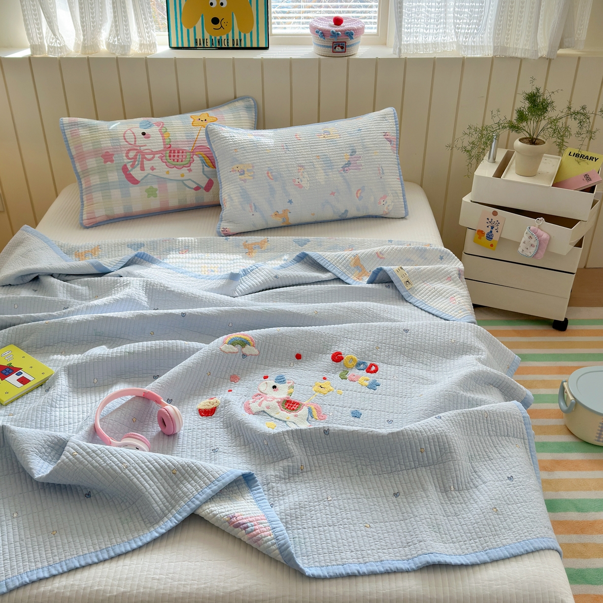 91家纺网 家纺一手货源 找家纺 女子家纺 2026新款双面纯棉水洗两用毛巾绣床盖四件套-第一波 床盖款-马上有钱蓝