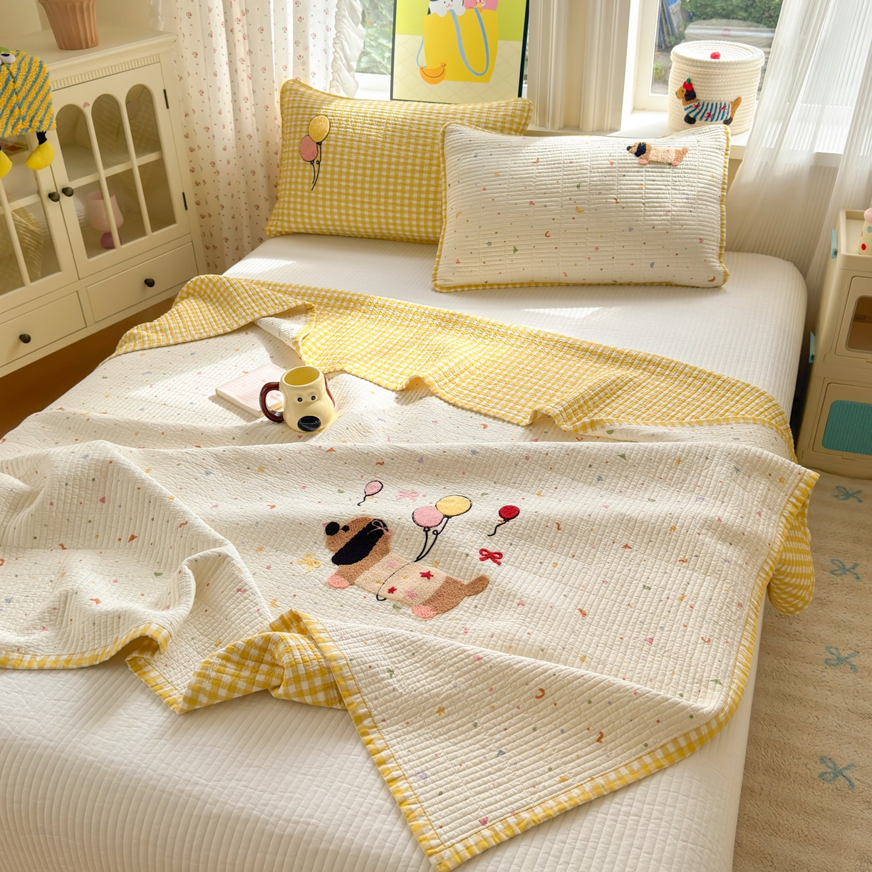 91家纺网 家纺一手货源 找家纺 女子家纺 2026新款双面纯棉水洗两用毛巾绣床盖四件套-第一波 床盖款-气球狗