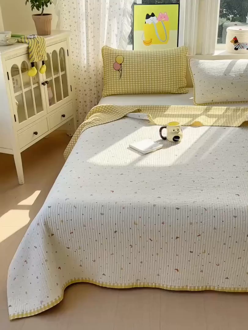 91家纺网 家纺一手货源 找家纺 女子家纺 2026新款双面纯棉水洗两用毛巾绣床盖四件套-第一波 床盖款-气球狗