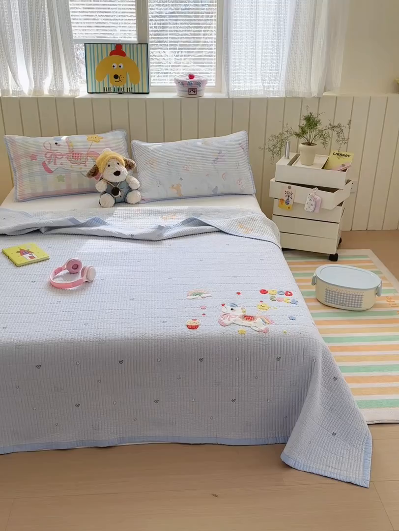 91家纺网 家纺一手货源 找家纺 女子家纺 2026新款双面纯棉水洗两用毛巾绣床盖四件套-第一波 床盖款-马上有钱蓝