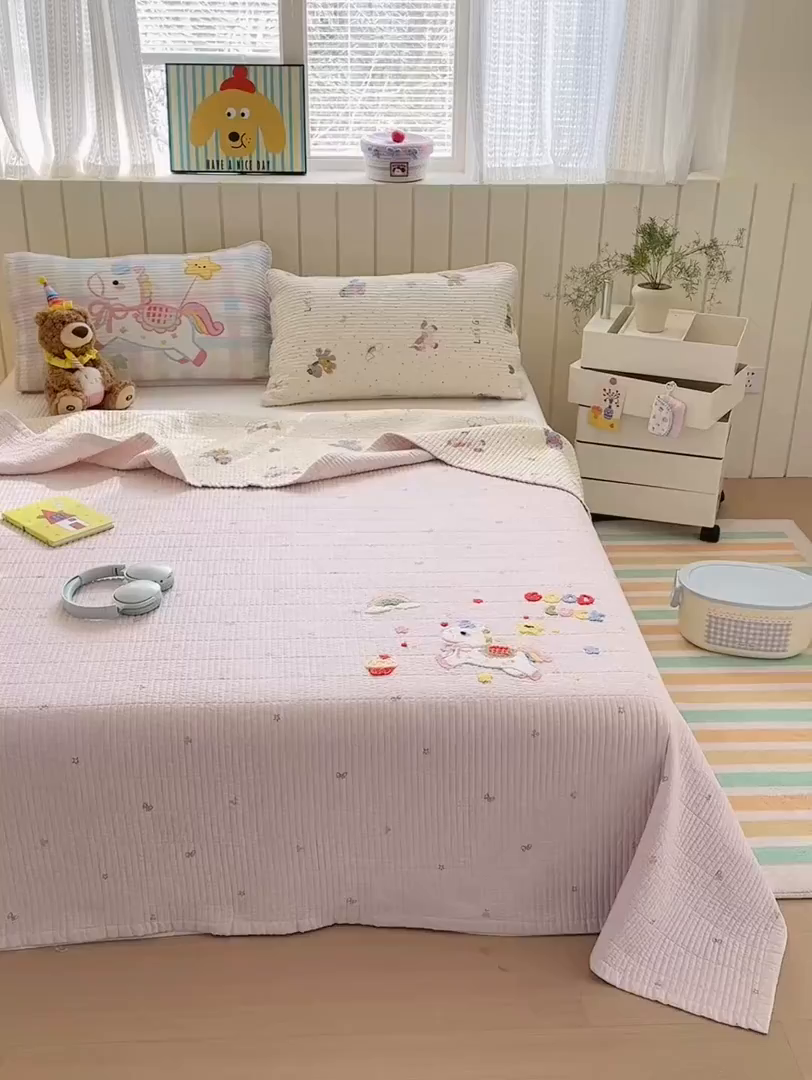 91家纺网 家纺一手货源 找家纺 女子家纺 2026新款双面纯棉水洗两用毛巾绣床盖四件套-第一波 床盖款-马上有钱粉