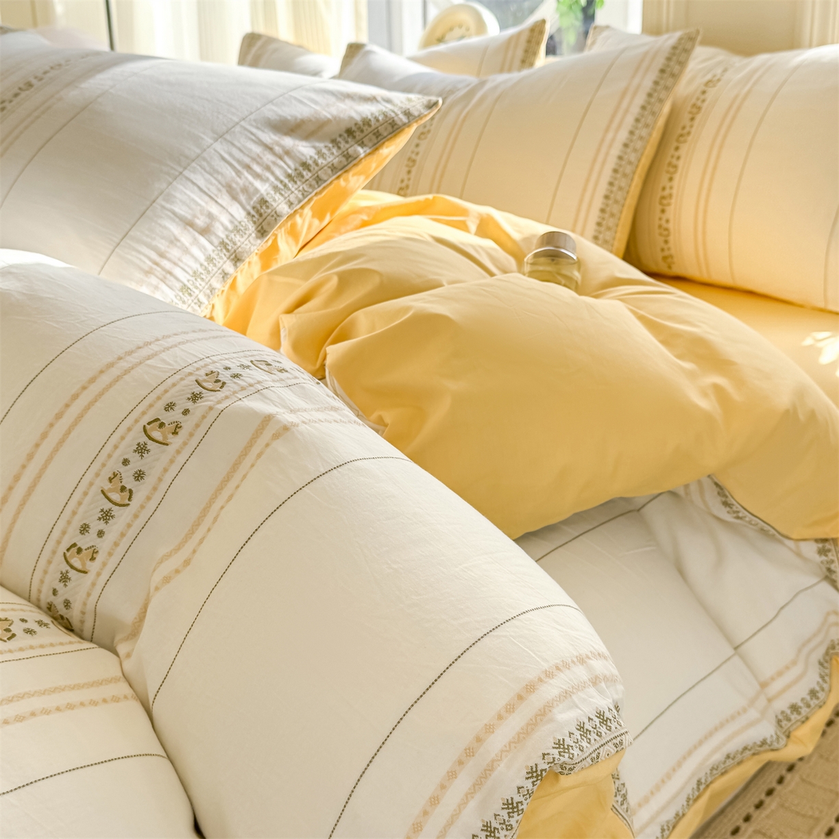 91家纺网 家纺一手货源 找家纺 灰鲸 2026新款A类全棉纯棉色织提花四件套 费尔岛小马-黄