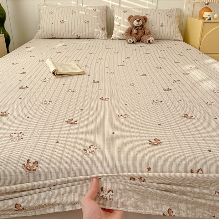 91家纺网 家纺一手货源 找家纺 小桃姐家纺 2025新款超柔印花云感泡芙双层纱床笠单件床笠二三件套 快乐小马