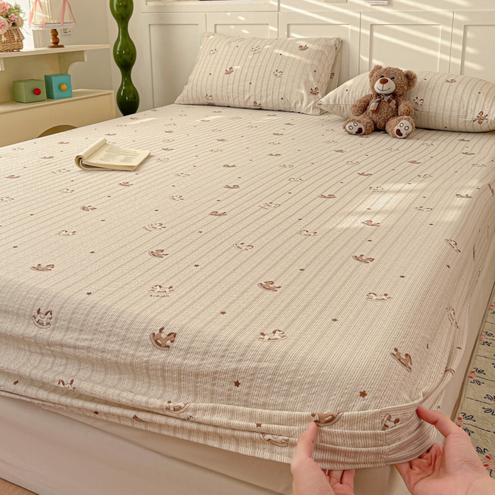 91家纺网 家纺一手货源 找家纺 小桃姐家纺 2025新款超柔印花云感泡芙双层纱床笠单件床笠二三件套 快乐小马