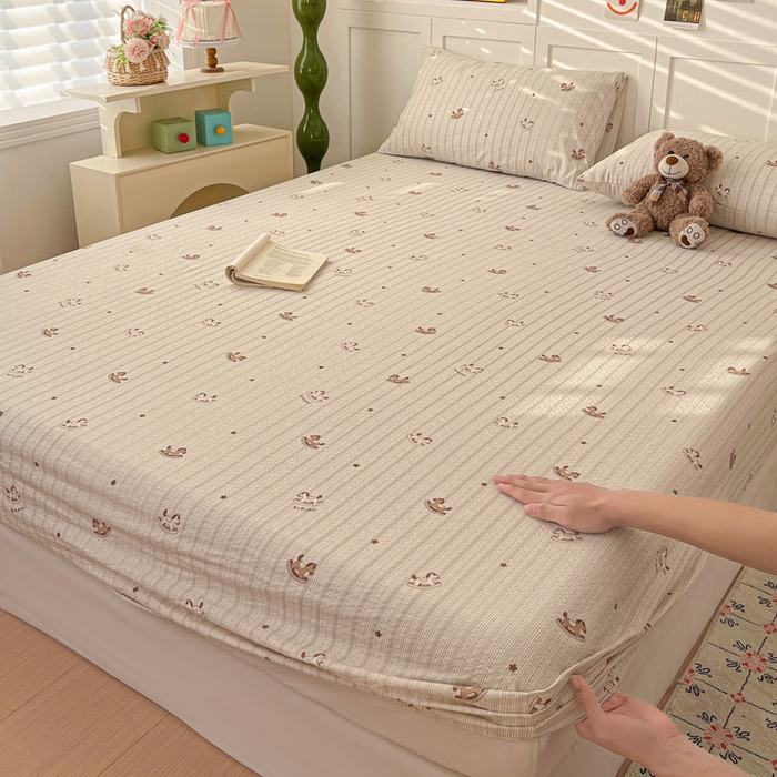 91家纺网 家纺一手货源 找家纺 小桃姐家纺 2025新款超柔印花云感泡芙双层纱床笠单件床笠二三件套 快乐小马