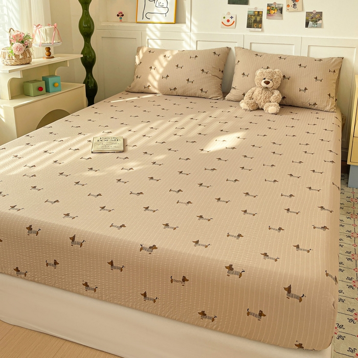 91家纺网 家纺一手货源 找家纺 小桃姐家纺 2025新款超柔印花云感泡芙双层纱床笠单件床笠二三件套 腊肠狗