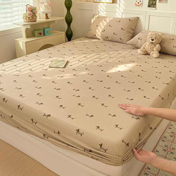 91家纺网 家纺一手货源 找家纺 小桃姐家纺 2025新款超柔印花云感泡芙双层纱床笠单件床笠二三件套 腊肠狗