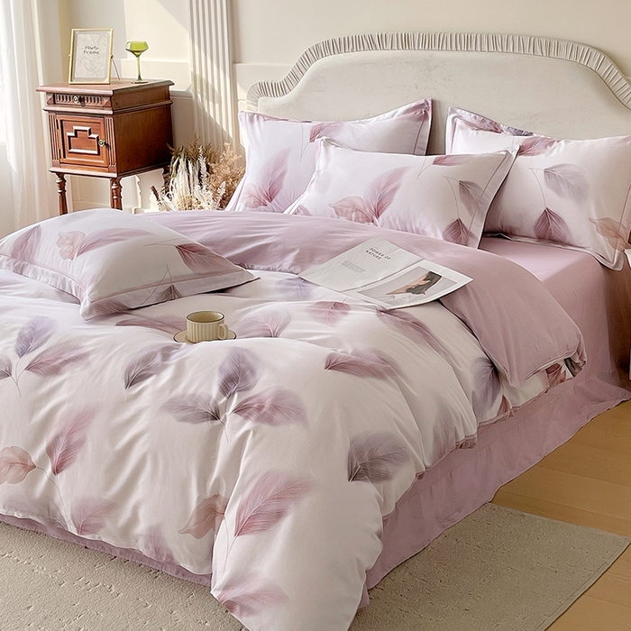 91家纺网 家纺一手货源 找家纺 梧桐树 2026新款高支密全棉纯棉印花四件套 A602风之羽紫