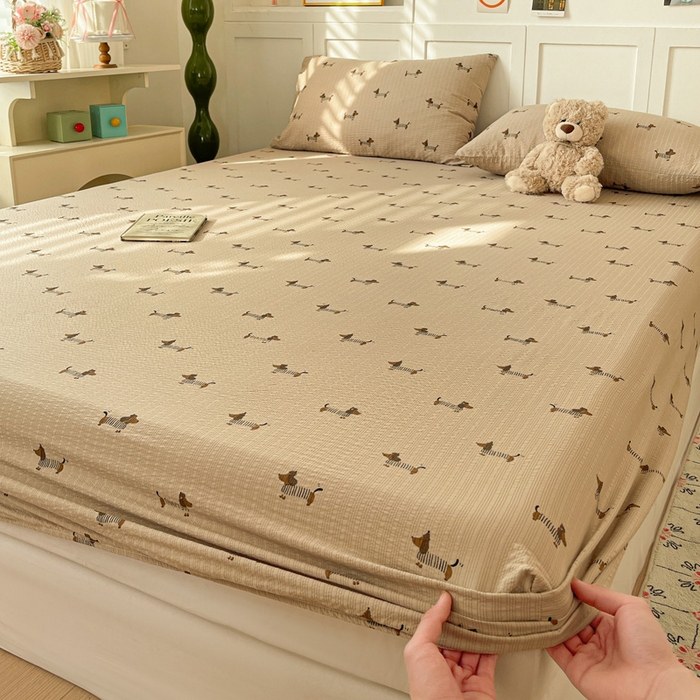 91家纺网 家纺一手货源 找家纺 小桃姐家纺 2025新款超柔印花云感泡芙双层纱床笠单件床笠二三件套 腊肠狗