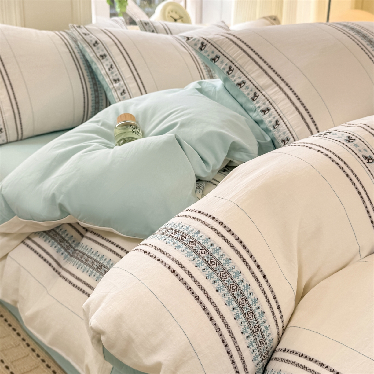 91家纺网 家纺一手货源 找家纺 灰鲸 2026新款A类全棉纯棉色织提花四件套 费尔岛小马-蓝