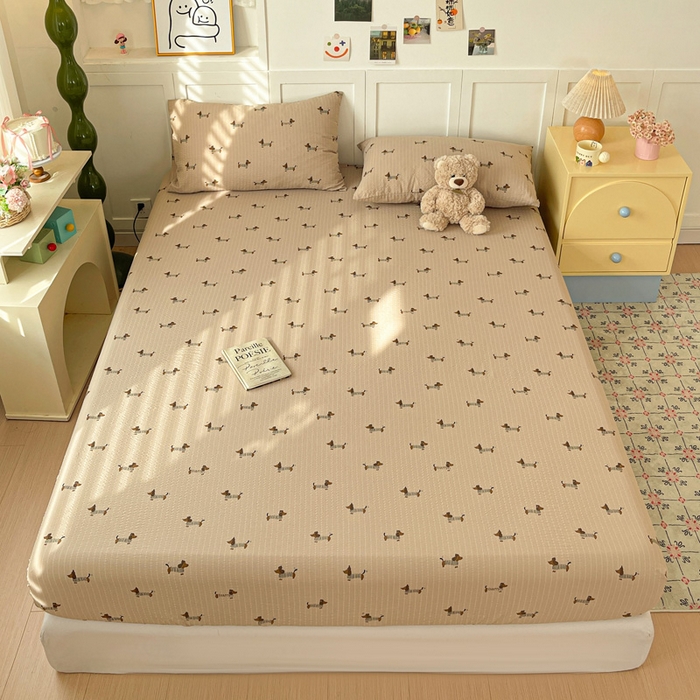 91家纺网 家纺一手货源 找家纺 小桃姐家纺 2025新款超柔印花云感泡芙双层纱床笠单件床笠二三件套 腊肠狗