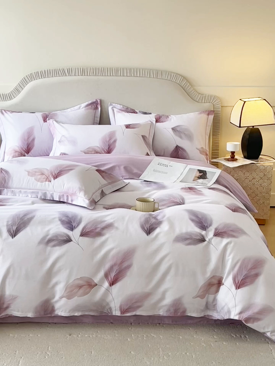 91家纺网 家纺一手货源 找家纺 梧桐树 2026新款高支密全棉纯棉印花四件套 A602风之羽紫